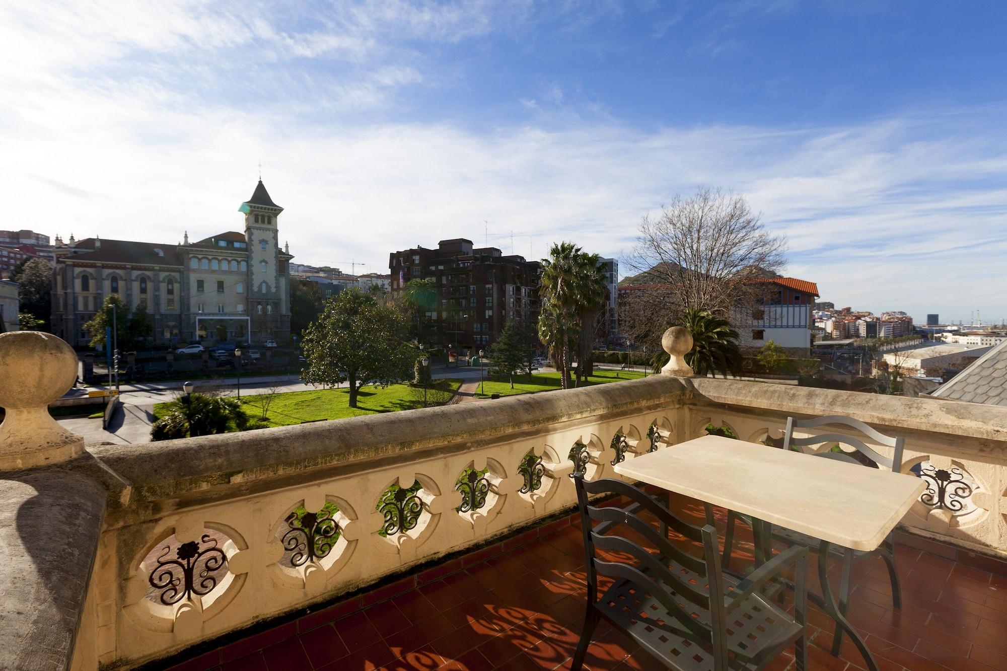 Hotel Urh Palacio De Oriol Santurtzi Exterior foto